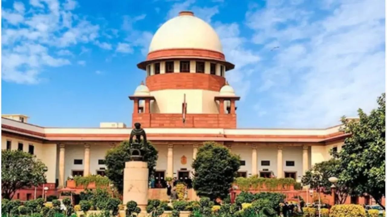 ‘कैमरों के सामने दिखावा बंद करो’, CJI सूर्यकांत ने न्याय सुधार याचिकाकर्ता को दी चेतावनी